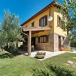 Βίλα Villa In Piandimeleto With Pool & Sauna