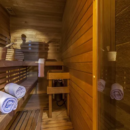 Villa In With Pool & Sauna