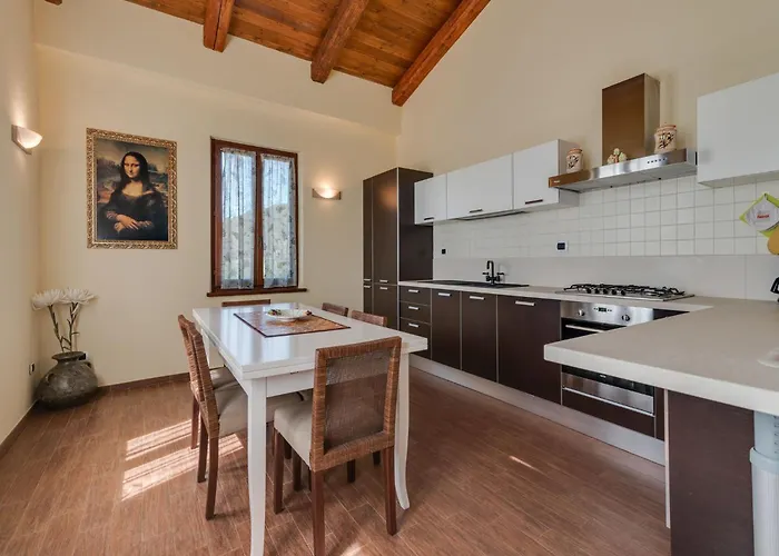 Villa In Piandimeleto With Pool & Sauna Villa *