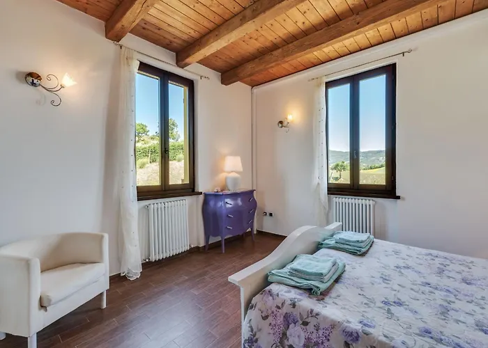 Villa In Piandimeleto With Pool & Sauna Piandimeleto